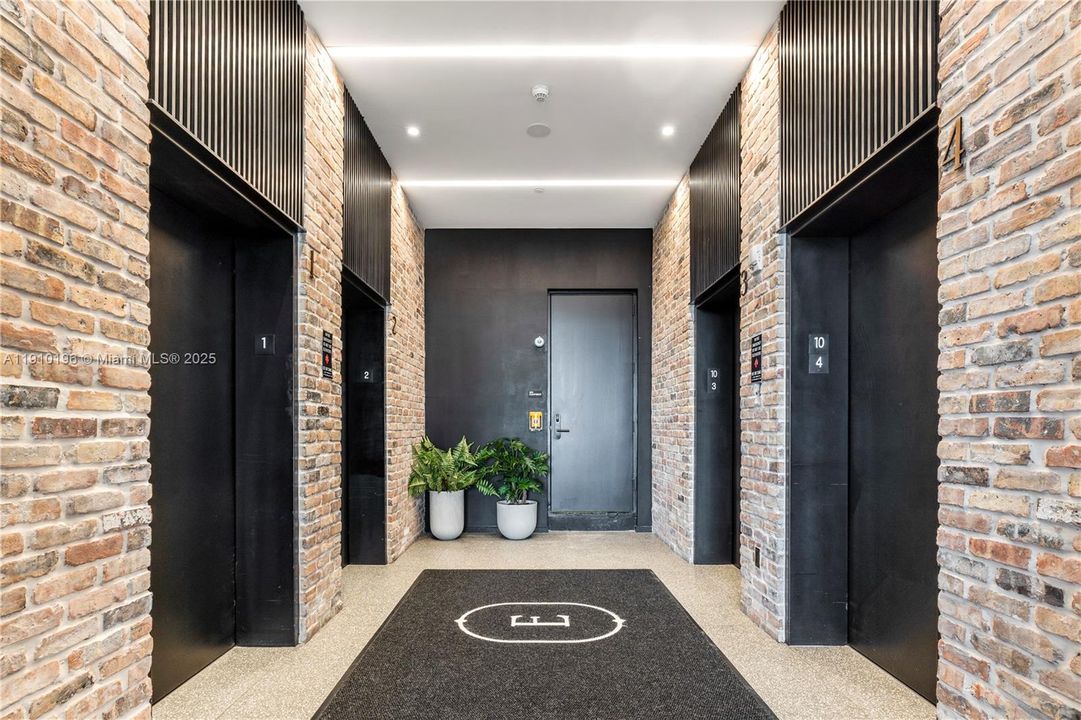 В аренду: $7,000 (3 спален, 3 ванн, 1150 Квадратных фут)