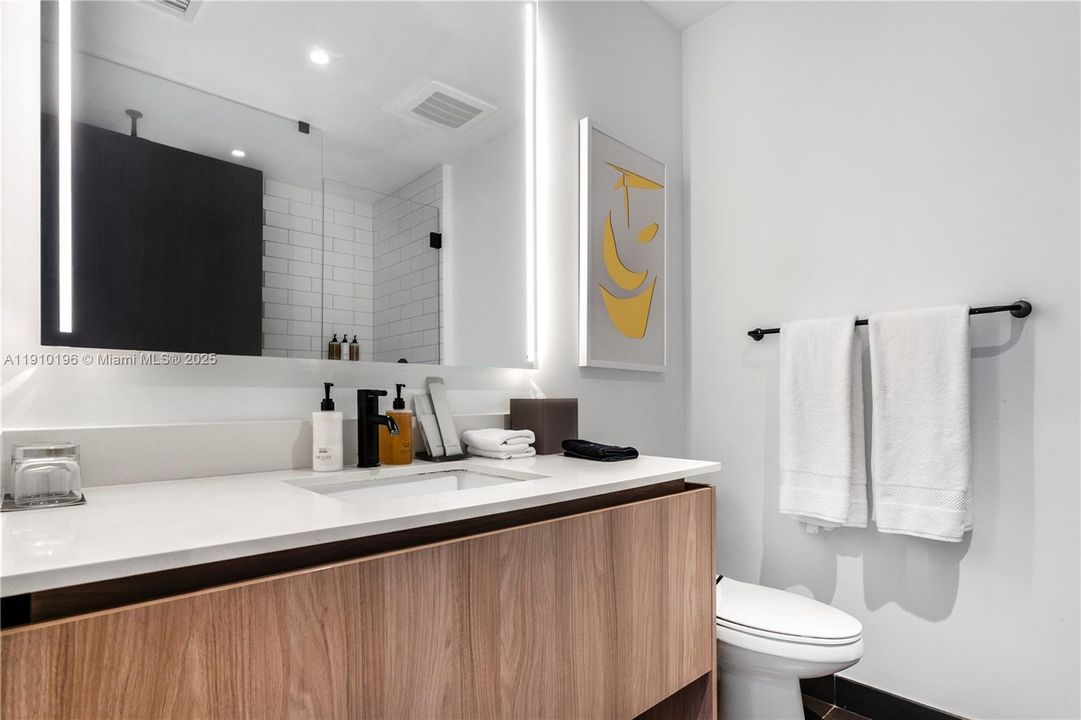 В аренду: $7,000 (3 спален, 3 ванн, 1150 Квадратных фут)