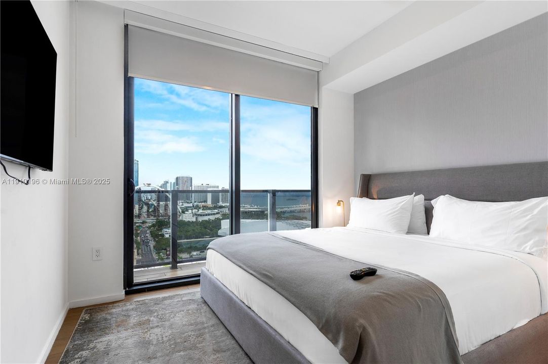 В аренду: $7,000 (3 спален, 3 ванн, 1150 Квадратных фут)