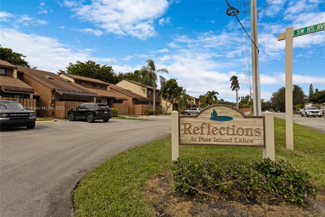 Active With Contract: $2,800 (2 beds, 2 baths, 1336 Square Feet)