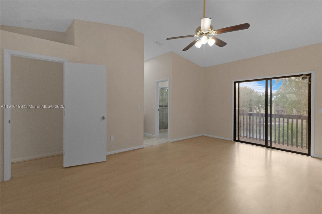 Active With Contract: $2,800 (2 beds, 2 baths, 1336 Square Feet)