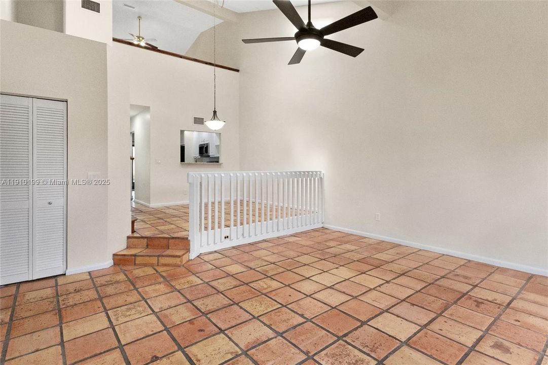 Active With Contract: $2,800 (2 beds, 2 baths, 1336 Square Feet)