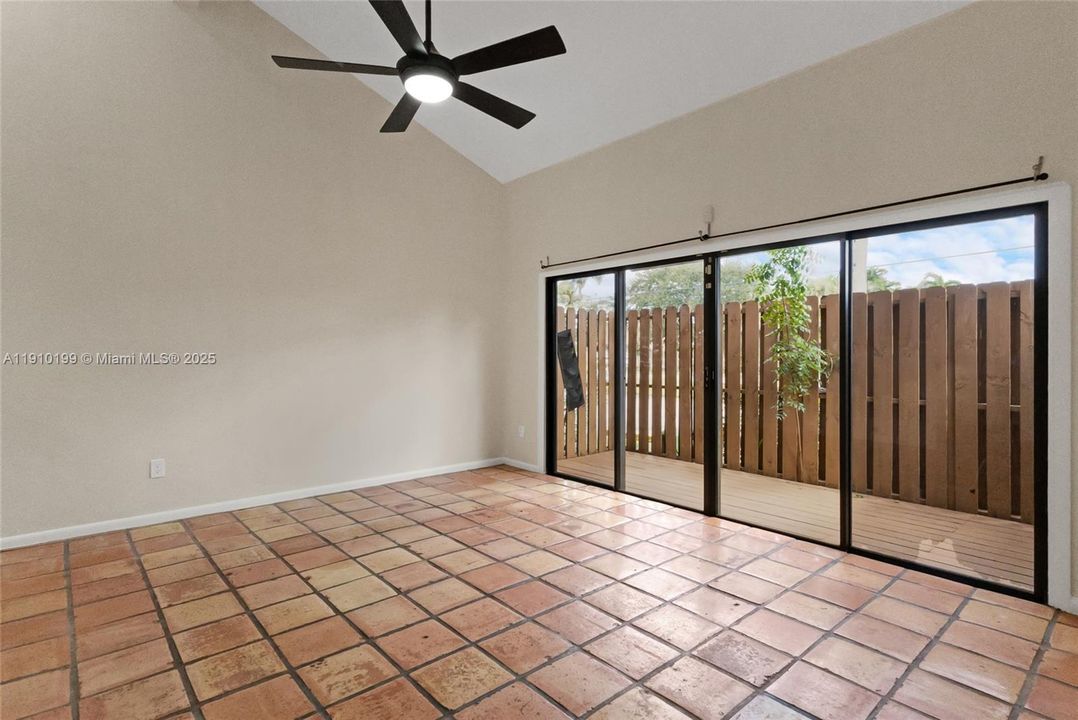 Active With Contract: $2,800 (2 beds, 2 baths, 1336 Square Feet)