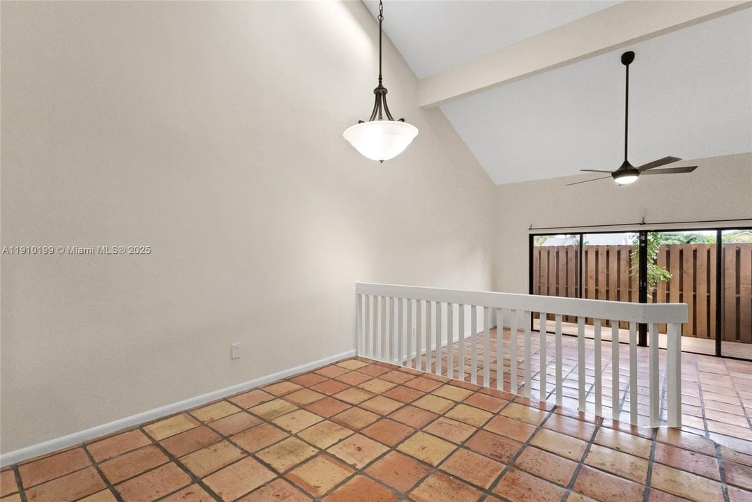 Active With Contract: $2,800 (2 beds, 2 baths, 1336 Square Feet)