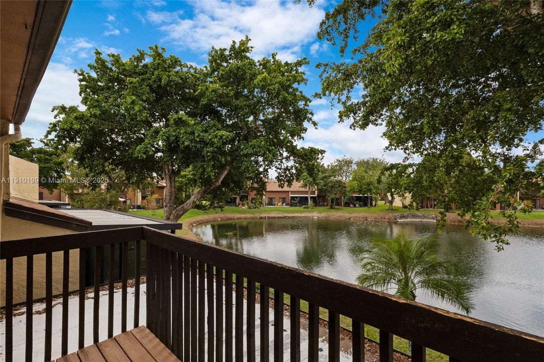 Active With Contract: $2,800 (2 beds, 2 baths, 1336 Square Feet)