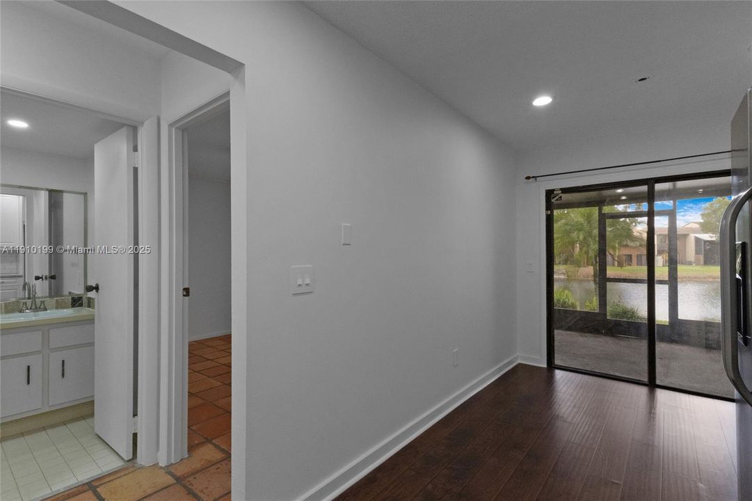 Active With Contract: $2,800 (2 beds, 2 baths, 1336 Square Feet)