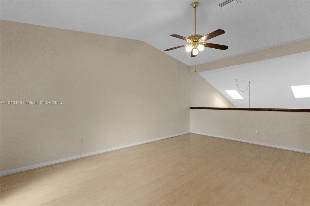 Active With Contract: $2,800 (2 beds, 2 baths, 1336 Square Feet)