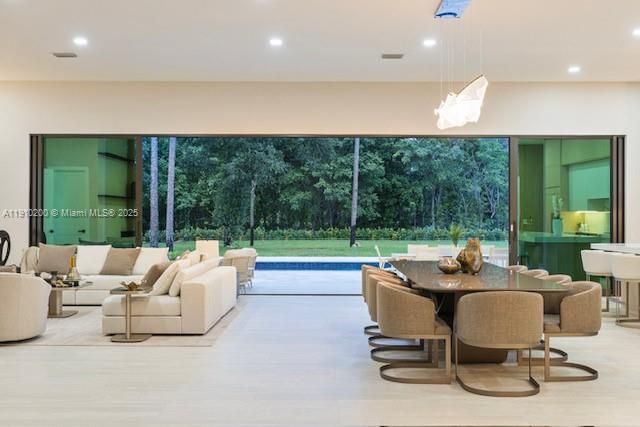 待售: $5,900,000 (6 贝兹, 8 浴室, 7285 平方英尺)