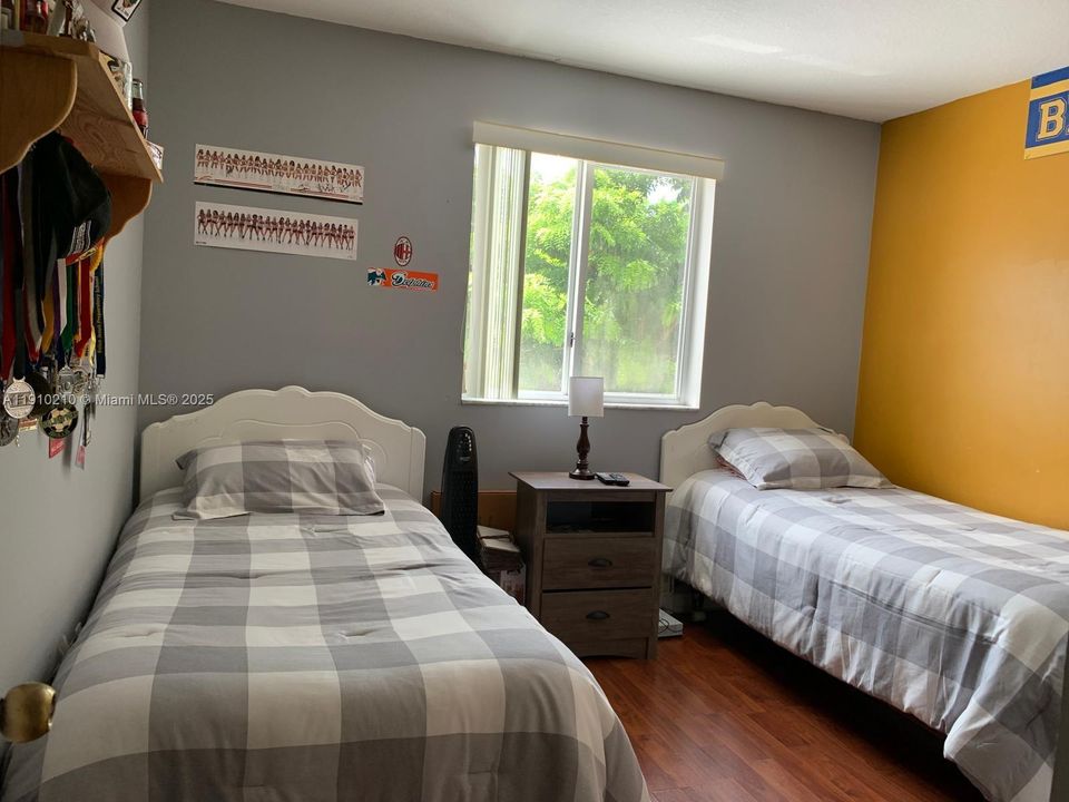 For Rent: $3,600 (4 beds, 3 baths, 1756 Square Feet)