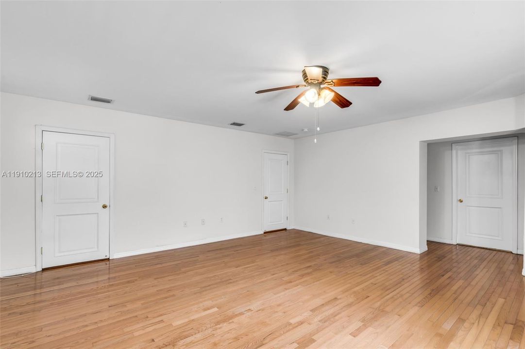 待售: $999,000 (3 贝兹, 2 浴室, 1669 平方英尺)