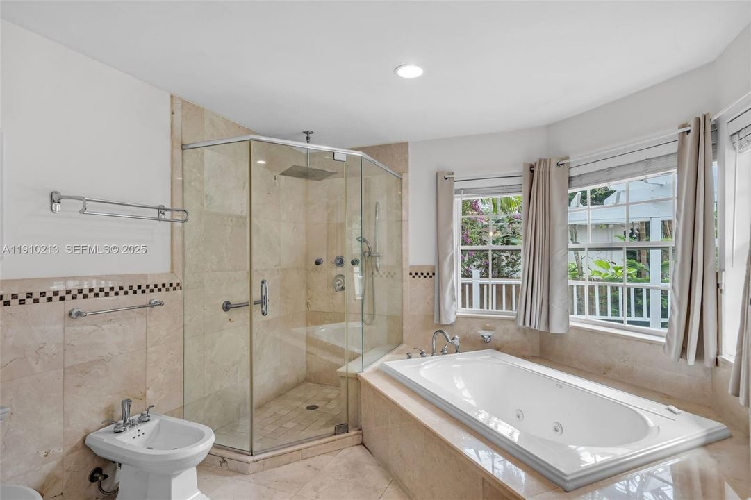 待售: $999,000 (3 贝兹, 2 浴室, 1669 平方英尺)