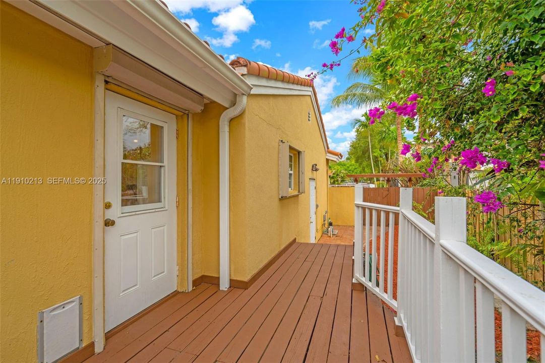 待售: $999,000 (3 贝兹, 2 浴室, 1669 平方英尺)