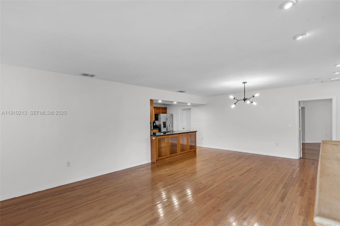 待售: $999,000 (3 贝兹, 2 浴室, 1669 平方英尺)