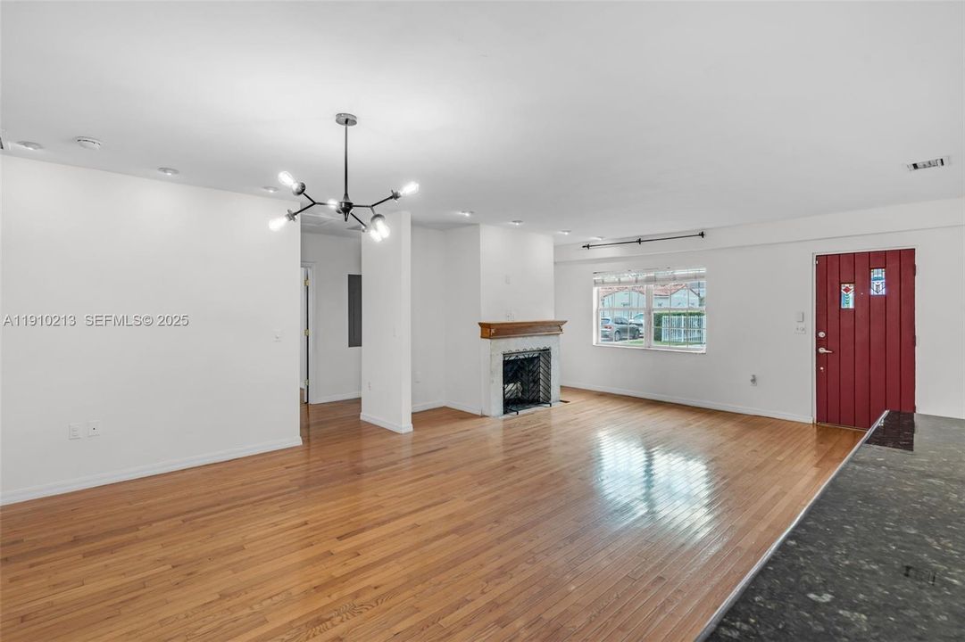 待售: $999,000 (3 贝兹, 2 浴室, 1669 平方英尺)