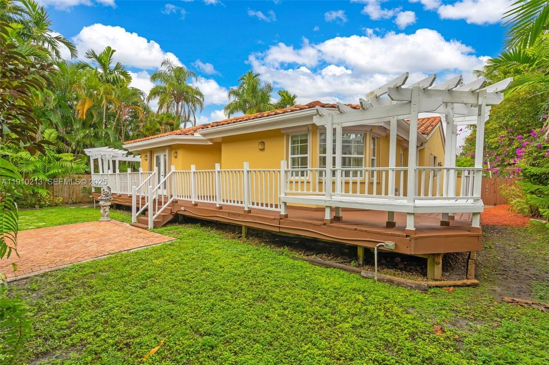 待售: $999,000 (3 贝兹, 2 浴室, 1669 平方英尺)