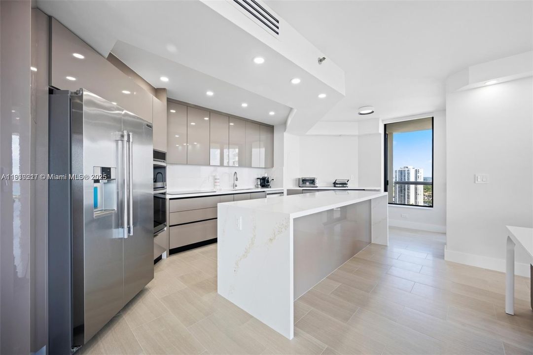 For Sale: $1,250,000 (2 beds, 2 baths, 1936 Square Feet)