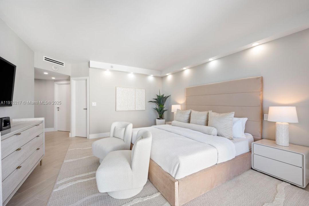 For Sale: $1,250,000 (2 beds, 2 baths, 1936 Square Feet)