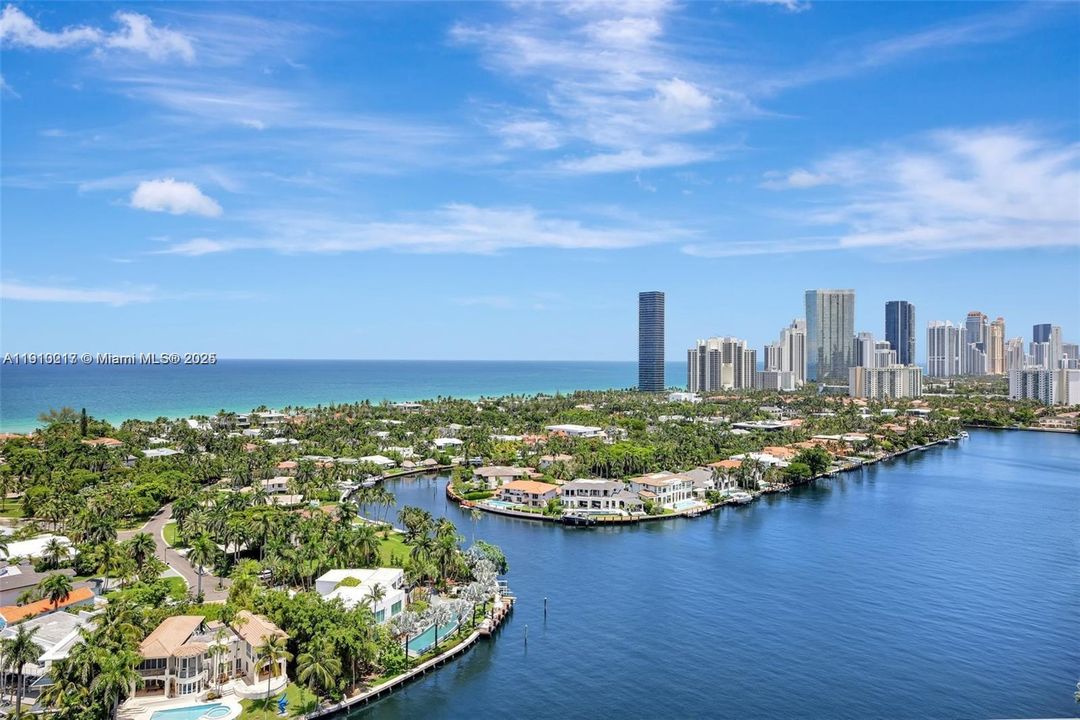 For Sale: $1,250,000 (2 beds, 2 baths, 1936 Square Feet)