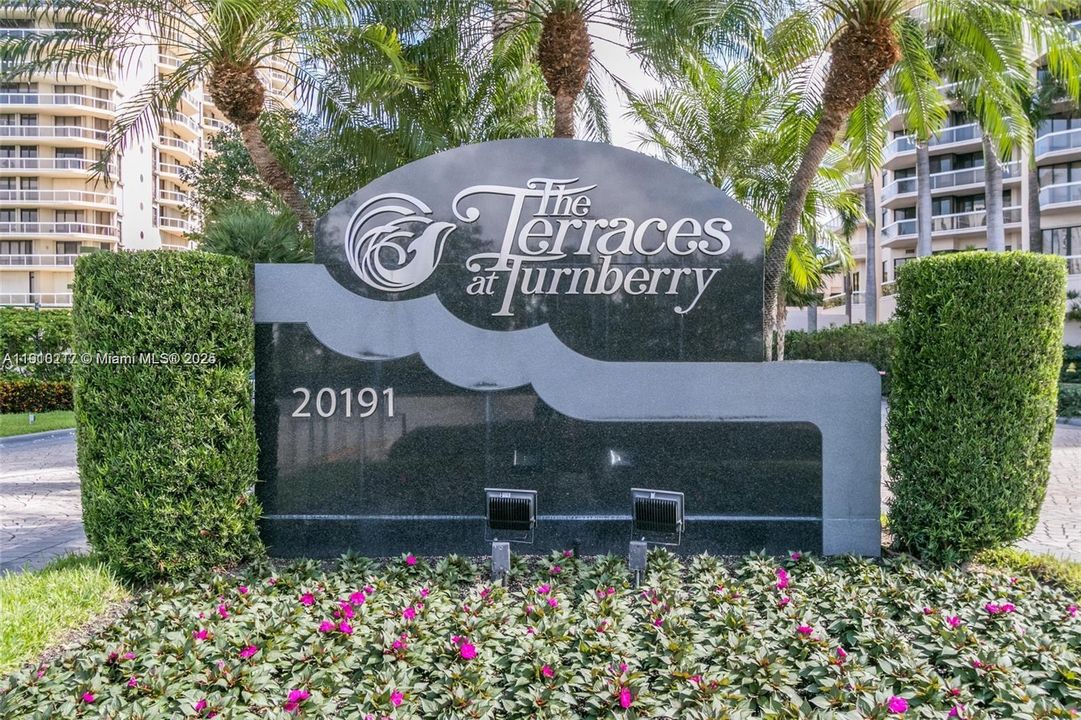 For Sale: $1,250,000 (2 beds, 2 baths, 1936 Square Feet)