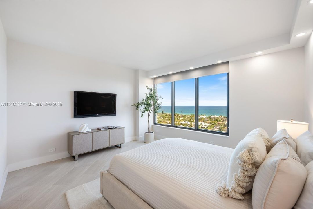 For Sale: $1,250,000 (2 beds, 2 baths, 1936 Square Feet)