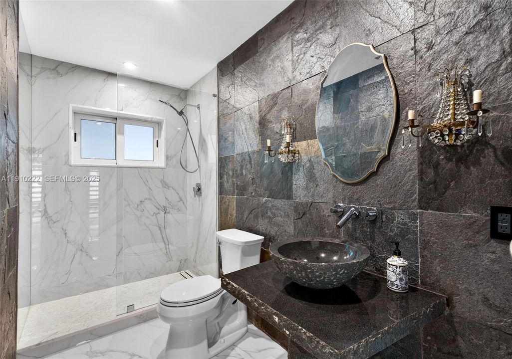 For Sale: $2,315,000 (4 beds, 3 baths, 2700 Square Feet)