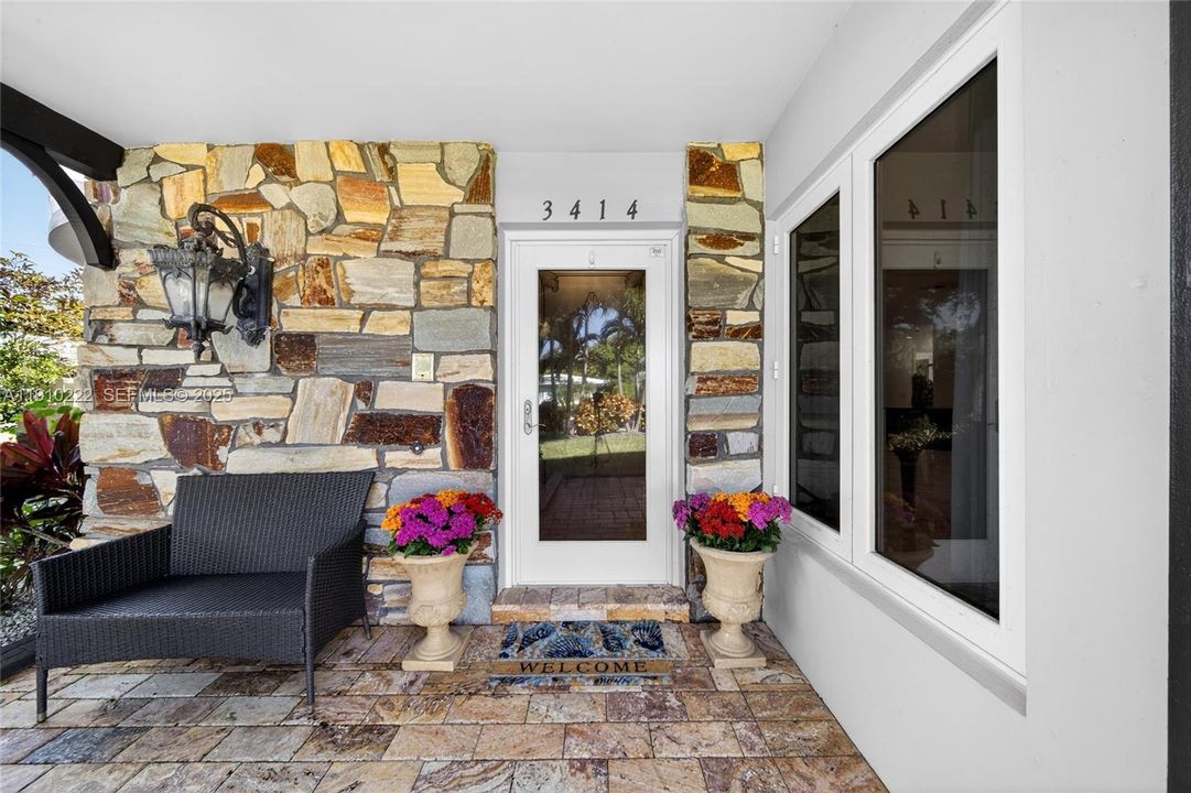 For Sale: $2,315,000 (4 beds, 3 baths, 2700 Square Feet)