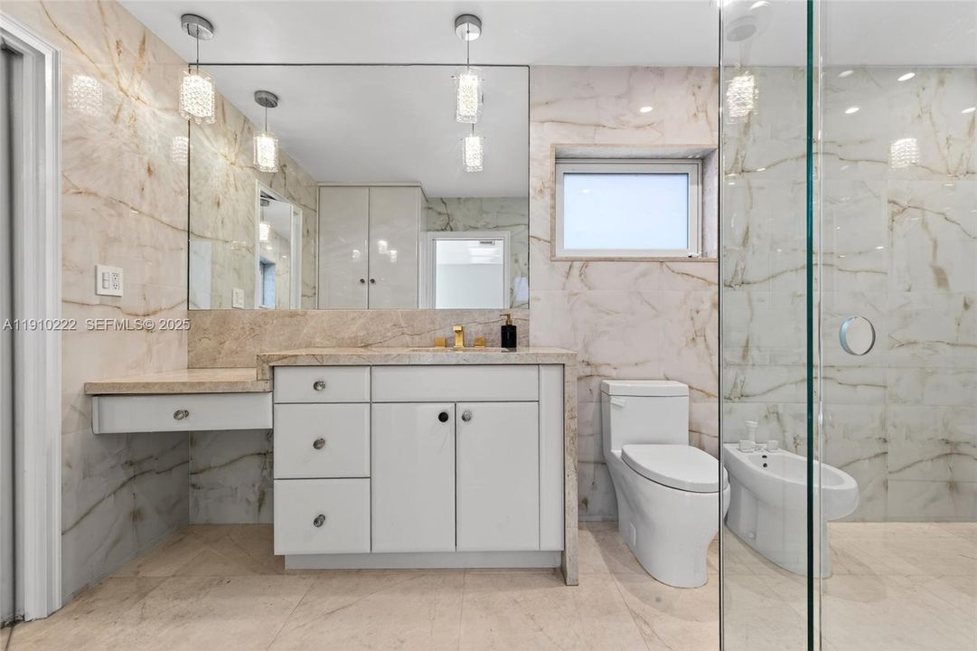 For Sale: $2,315,000 (4 beds, 3 baths, 2700 Square Feet)