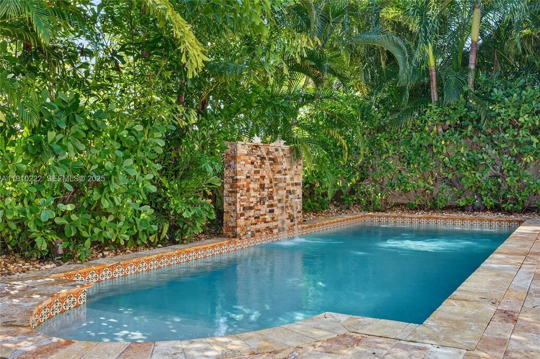 For Sale: $2,315,000 (4 beds, 3 baths, 2700 Square Feet)