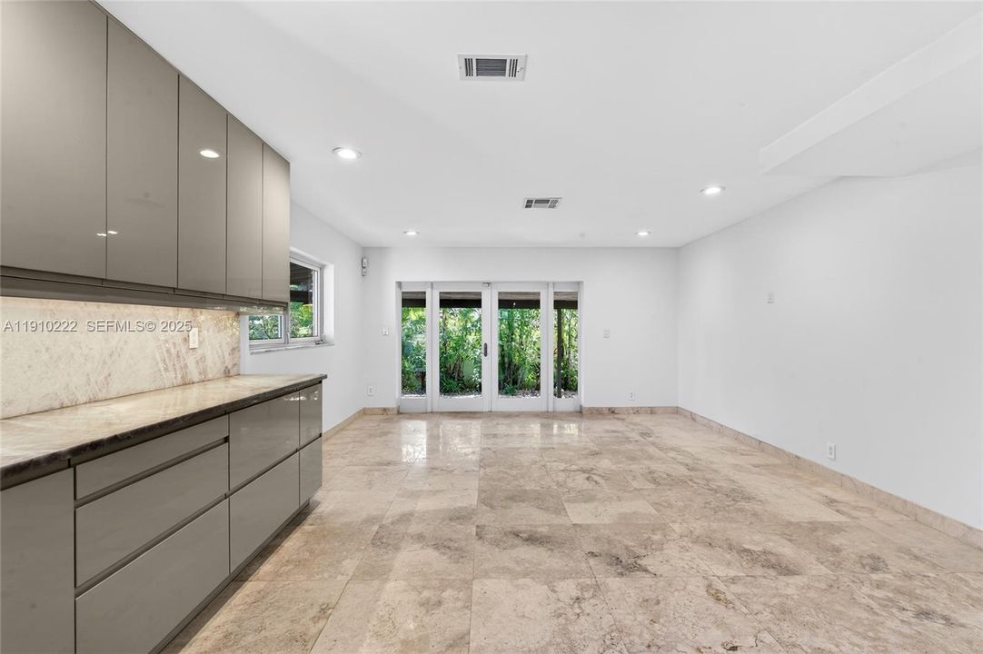 For Sale: $2,315,000 (4 beds, 3 baths, 2700 Square Feet)