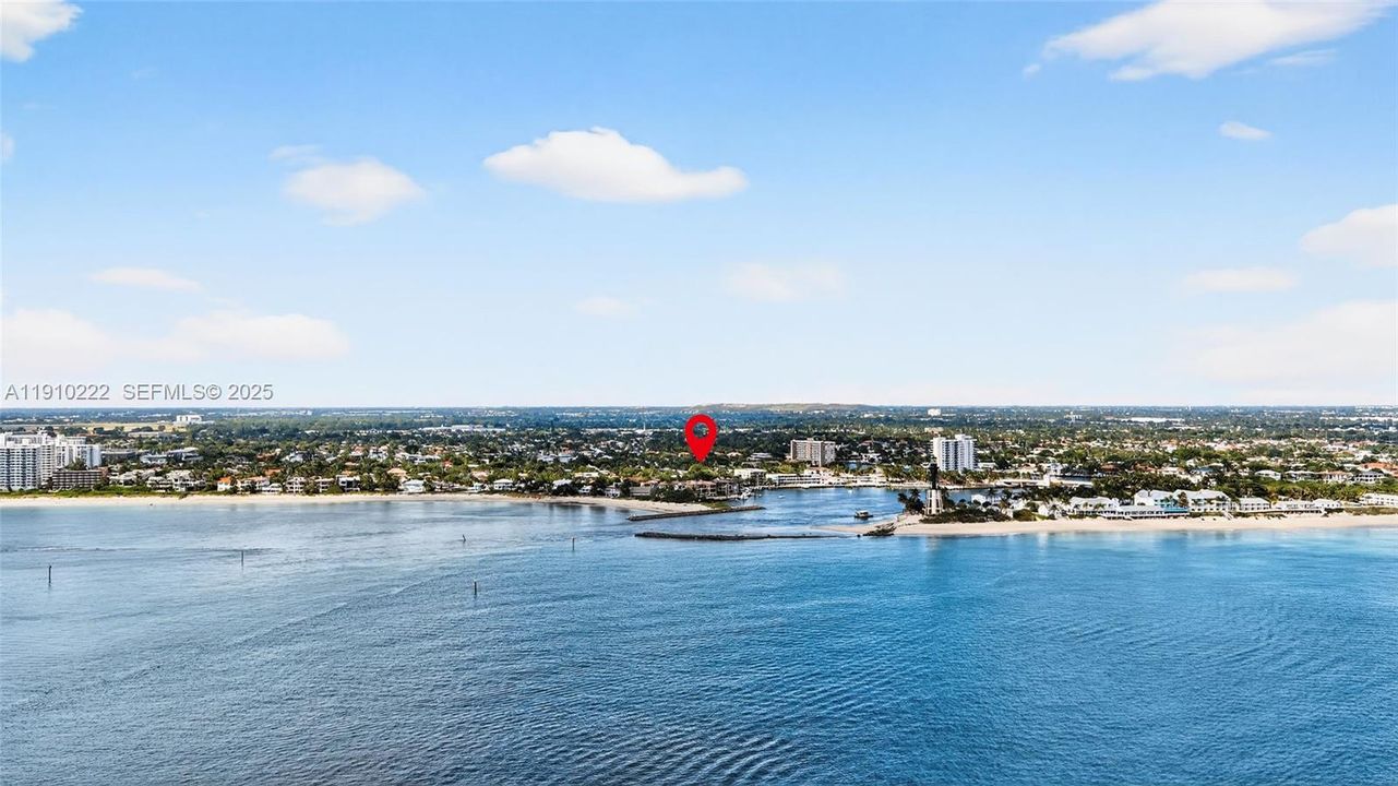 For Sale: $2,315,000 (4 beds, 3 baths, 2700 Square Feet)