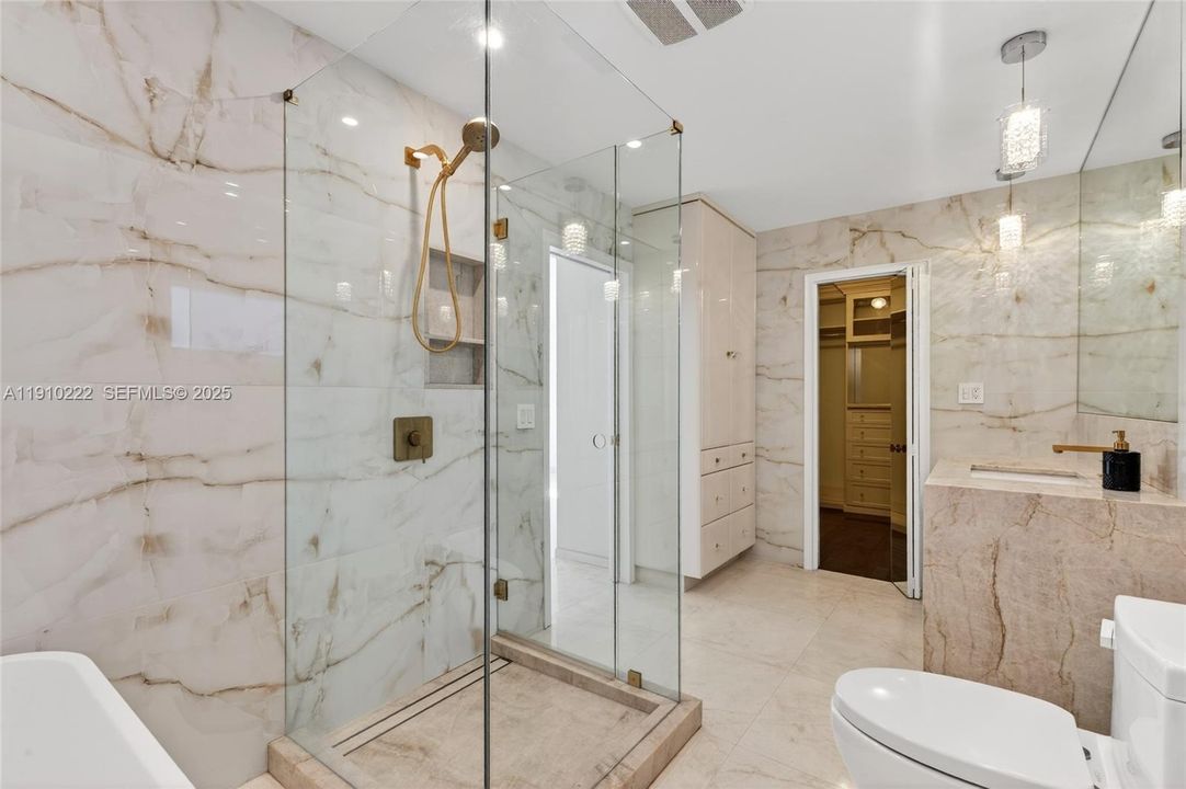 For Sale: $2,315,000 (4 beds, 3 baths, 2700 Square Feet)