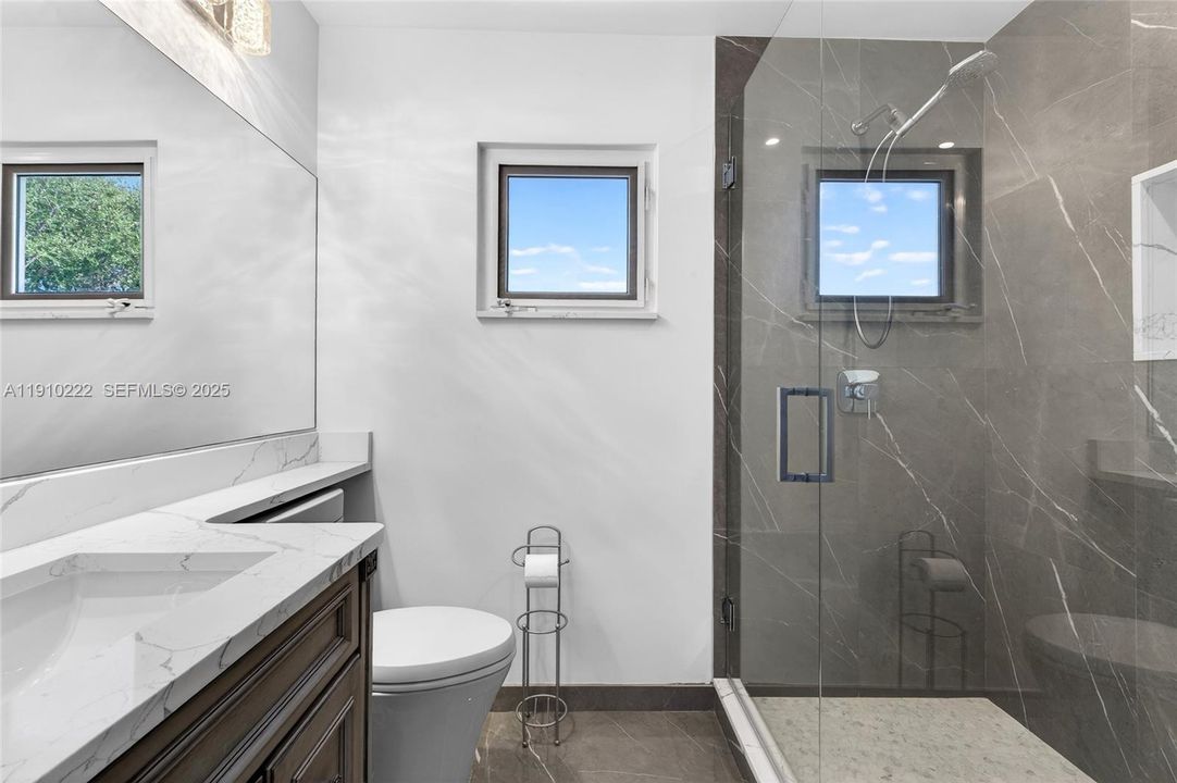 For Sale: $2,315,000 (4 beds, 3 baths, 2700 Square Feet)