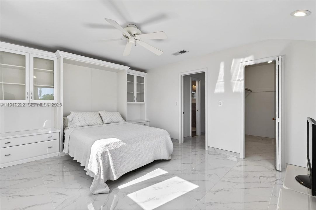 For Sale: $2,315,000 (4 beds, 3 baths, 2700 Square Feet)