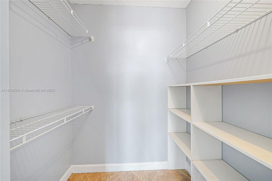 На продажу: $149,900 (2 спален, 2 ванн, 1222 Квадратных фут)