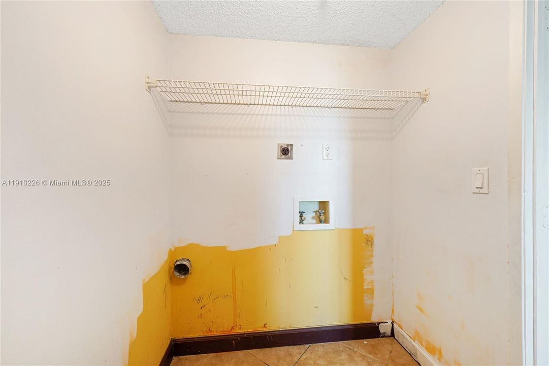 На продажу: $149,900 (2 спален, 2 ванн, 1222 Квадратных фут)