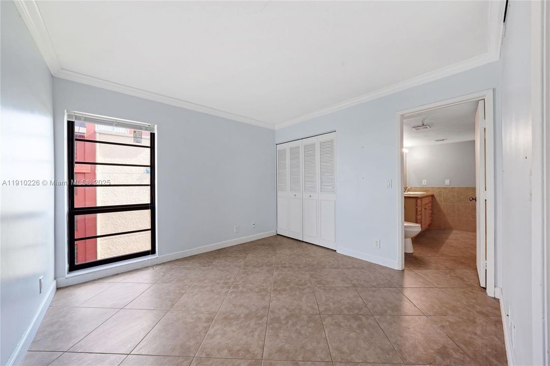 На продажу: $149,900 (2 спален, 2 ванн, 1222 Квадратных фут)