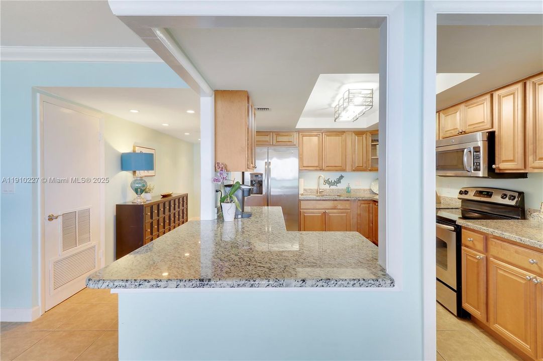 待售: $570,000 (2 贝兹, 2 浴室, 1452 平方英尺)