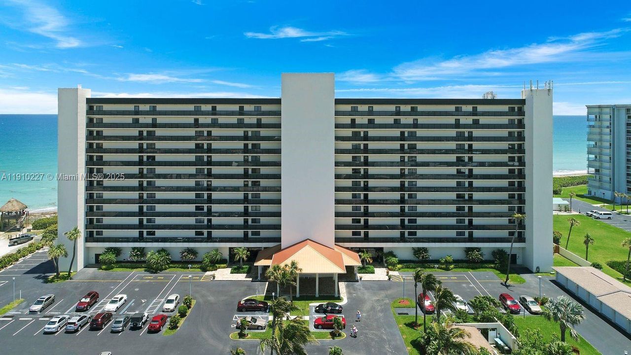 待售: $570,000 (2 贝兹, 2 浴室, 1452 平方英尺)