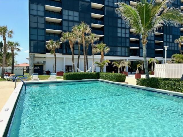 待售: $570,000 (2 贝兹, 2 浴室, 1452 平方英尺)