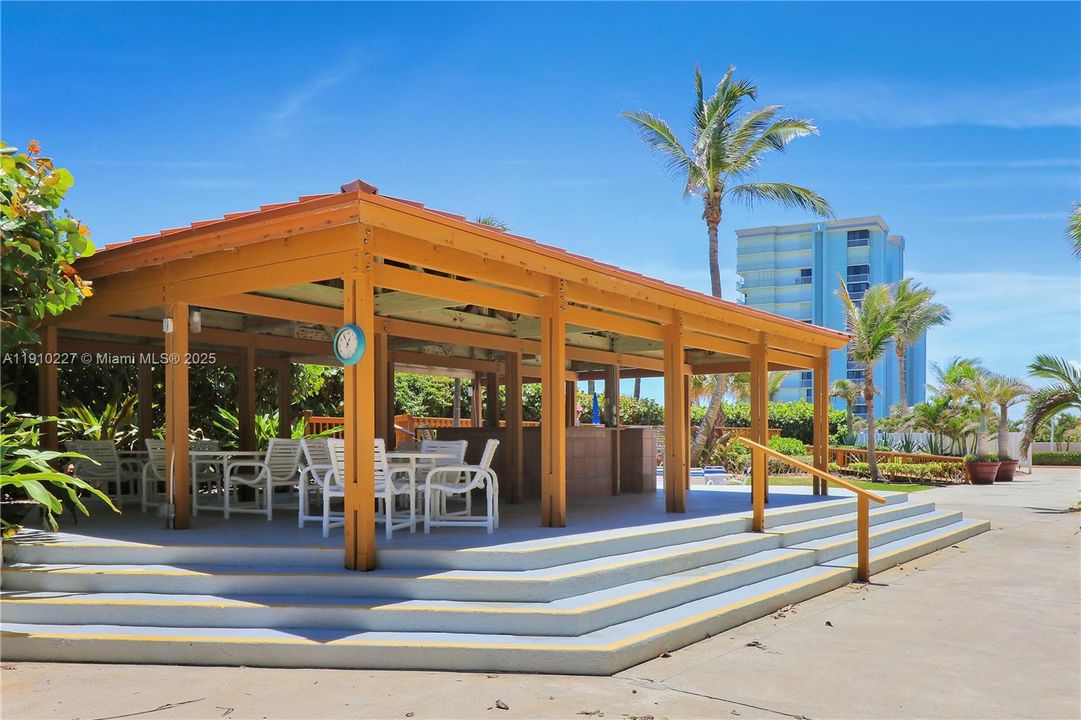 待售: $570,000 (2 贝兹, 2 浴室, 1452 平方英尺)