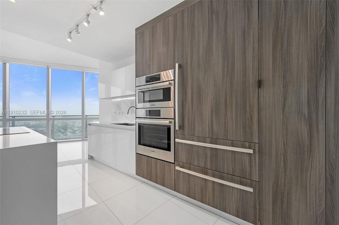 En Venta: $970,200 (1 camas, 2 baños, 1185 Pies cuadrados)