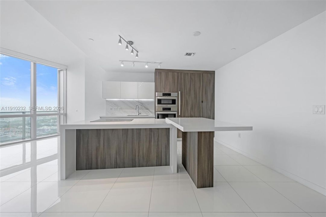 En Venta: $970,200 (1 camas, 2 baños, 1185 Pies cuadrados)