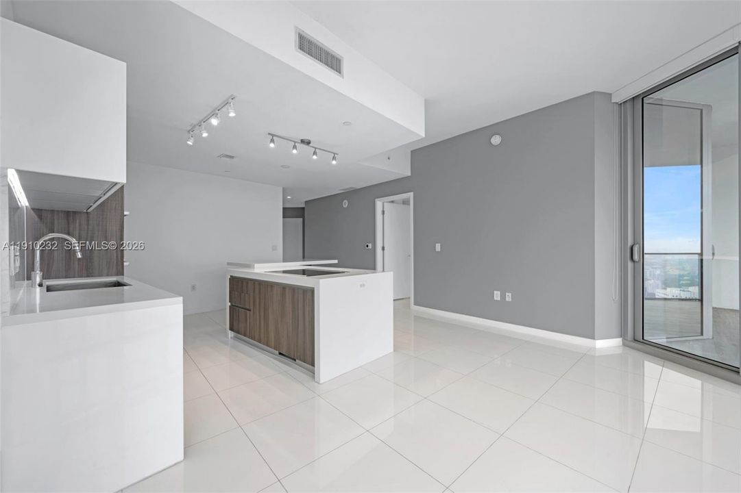 En Venta: $970,200 (1 camas, 2 baños, 1185 Pies cuadrados)