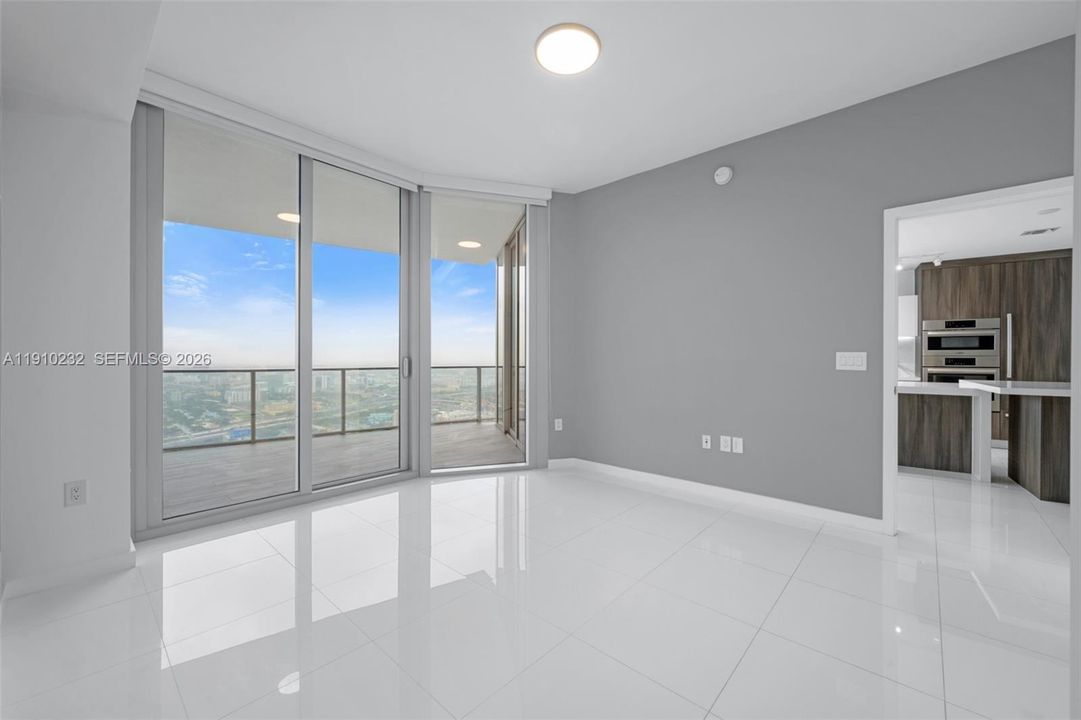 En Venta: $970,200 (1 camas, 2 baños, 1185 Pies cuadrados)