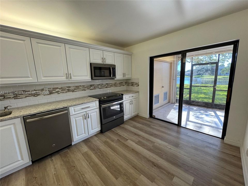 Active With Contract: $3,199 (3 beds, 2 baths, 1480 Square Feet)