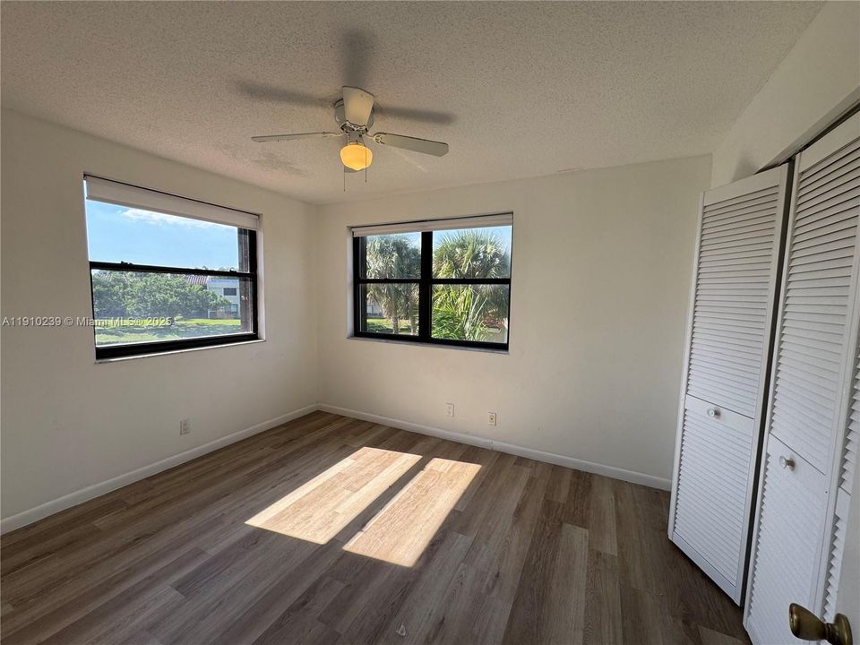 Active With Contract: $3,199 (3 beds, 2 baths, 1480 Square Feet)
