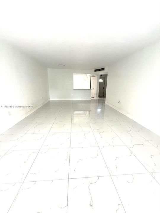 For Rent: $2,300 (2 beds, 2 baths, 1156 Square Feet)