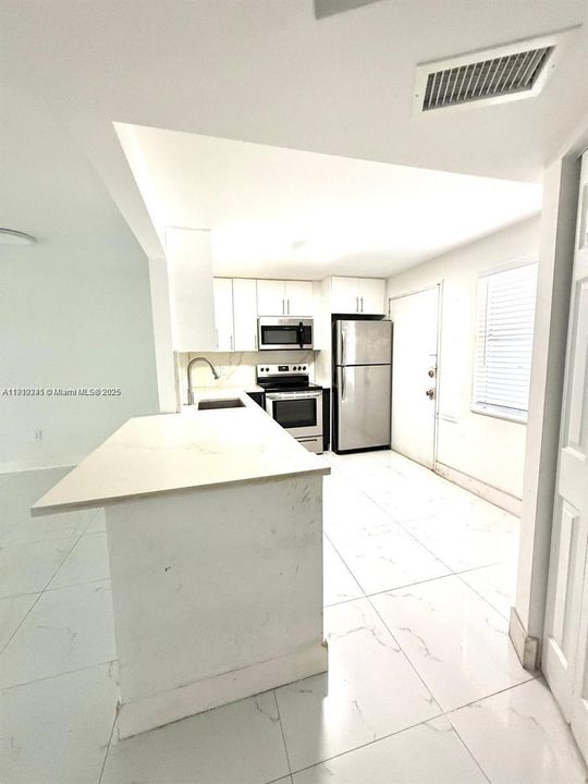 For Rent: $2,300 (2 beds, 2 baths, 1156 Square Feet)