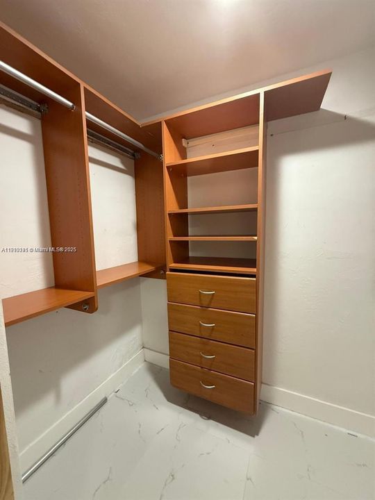 For Rent: $2,300 (2 beds, 2 baths, 1156 Square Feet)