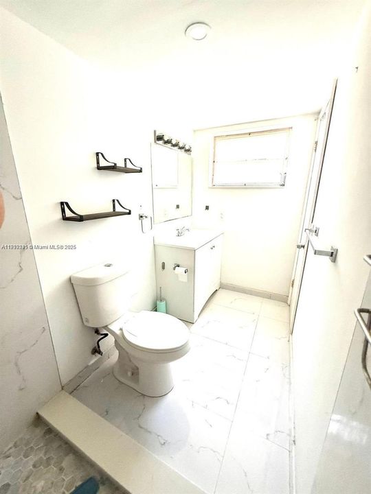 For Rent: $2,300 (2 beds, 2 baths, 1156 Square Feet)